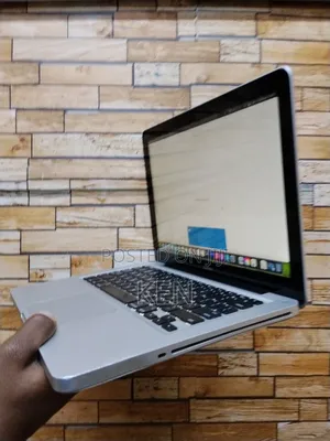 Laptop Apple MacBook 2012 6GB Intel Core i5 HDD 320GB