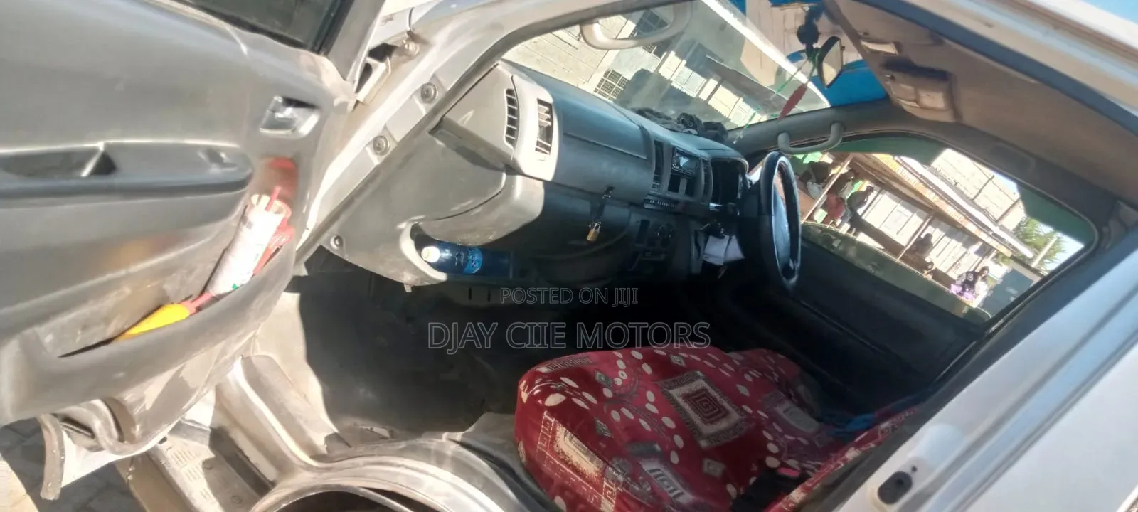 Toyota HiAce 2012 Silver