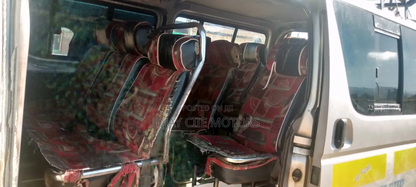 Toyota HiAce 2012 Silver