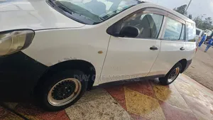 Nissan Advan 2009 White