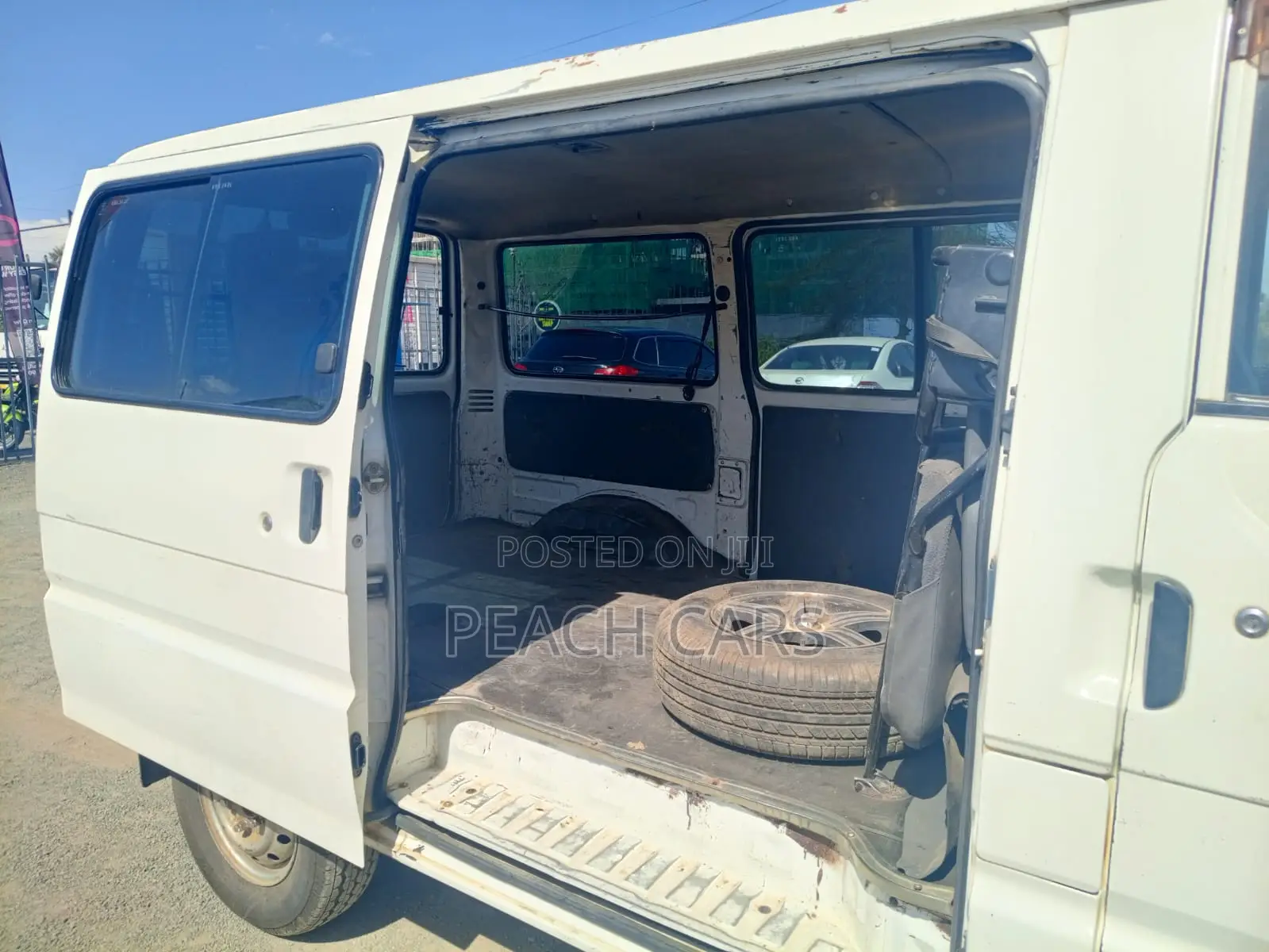 Nissan Vanette 2005 White