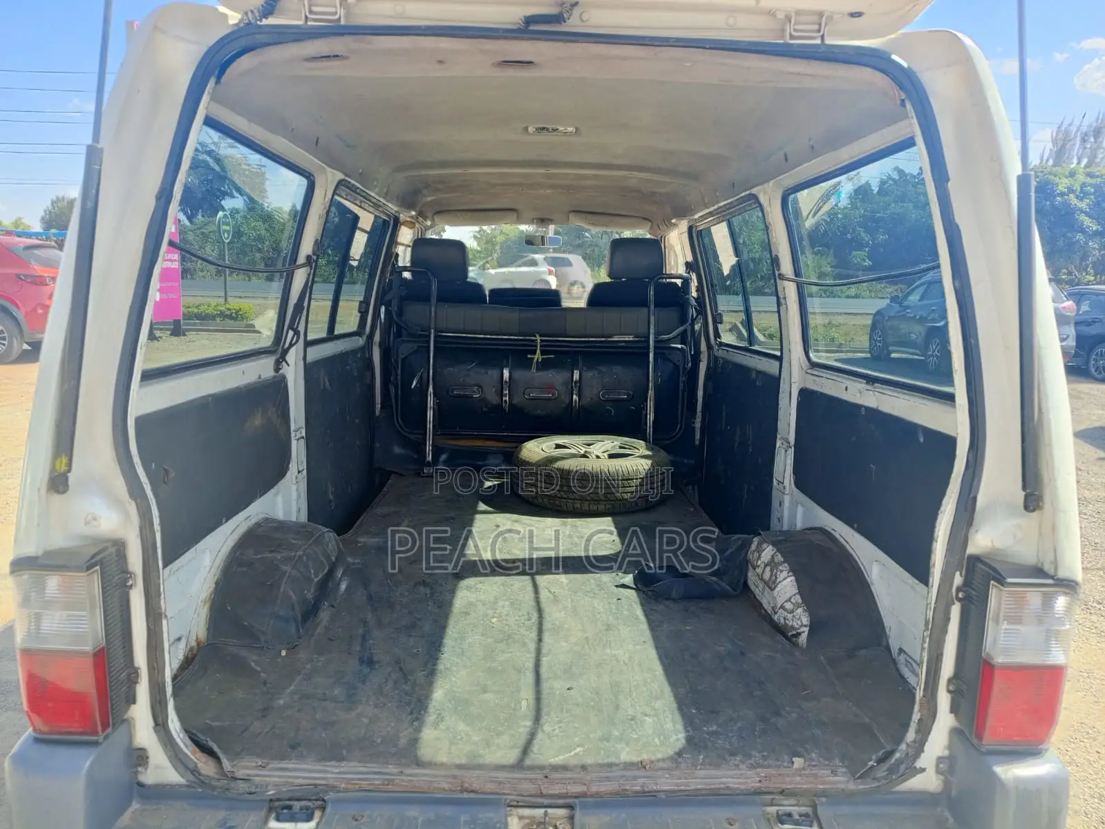 Nissan Vanette 2005 White