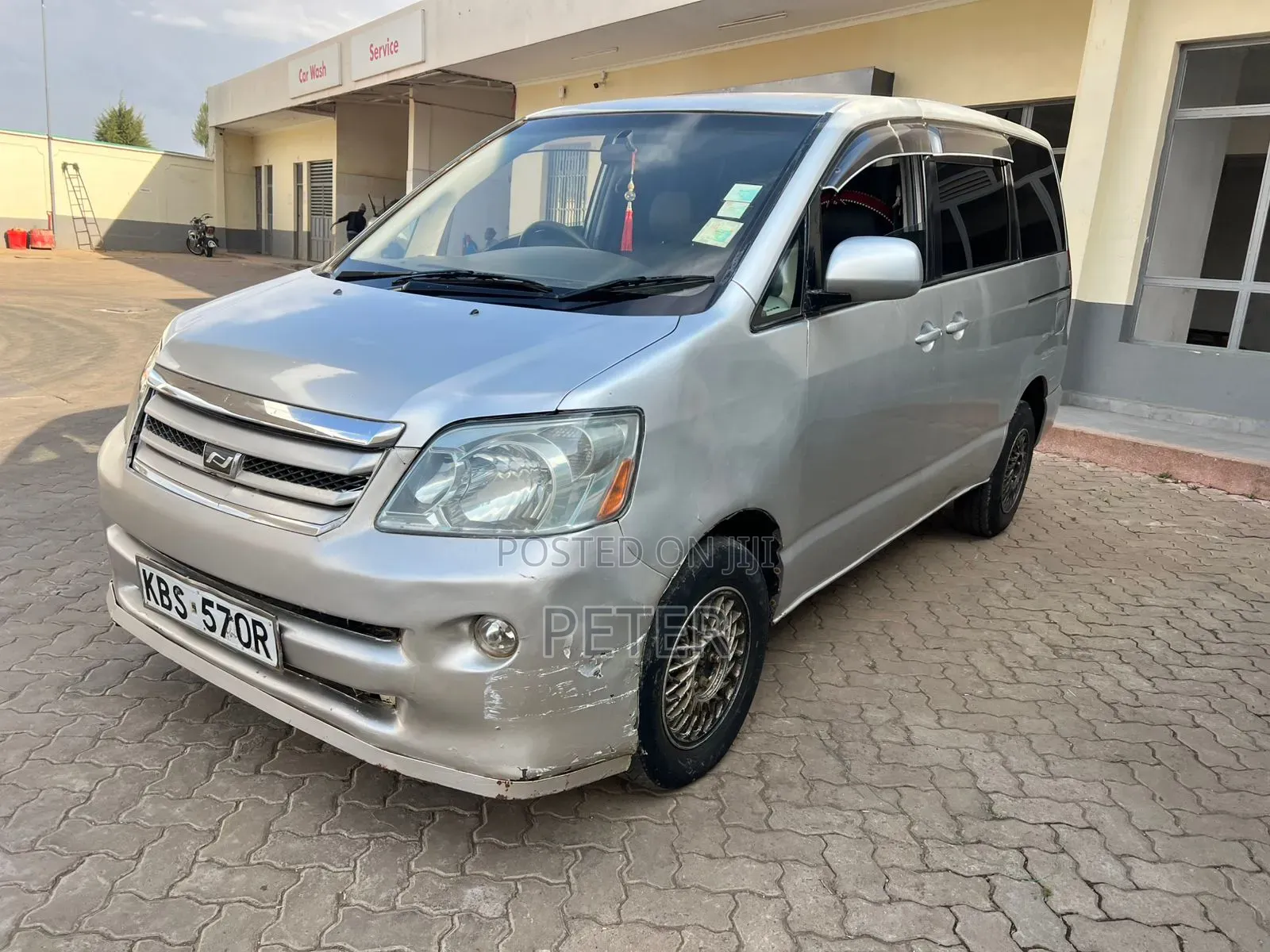 Toyota Noah 2005 Silver