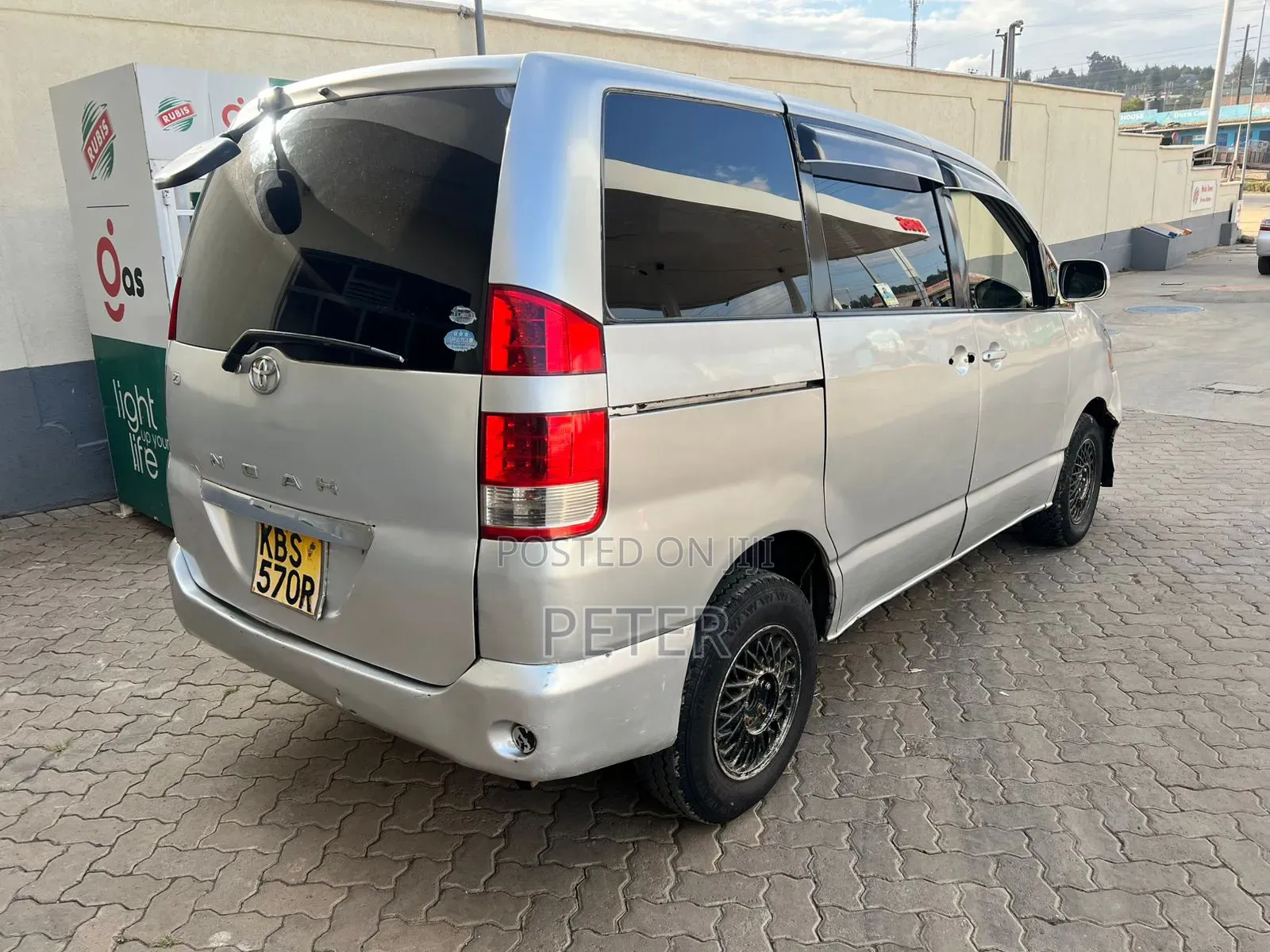 Toyota Noah 2005 Silver