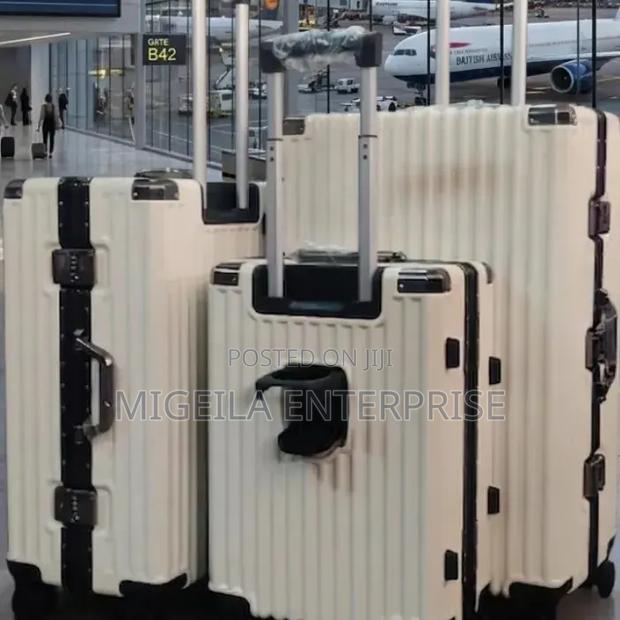 Unicross Aluminum Zipless Suitcase With Cup Holder