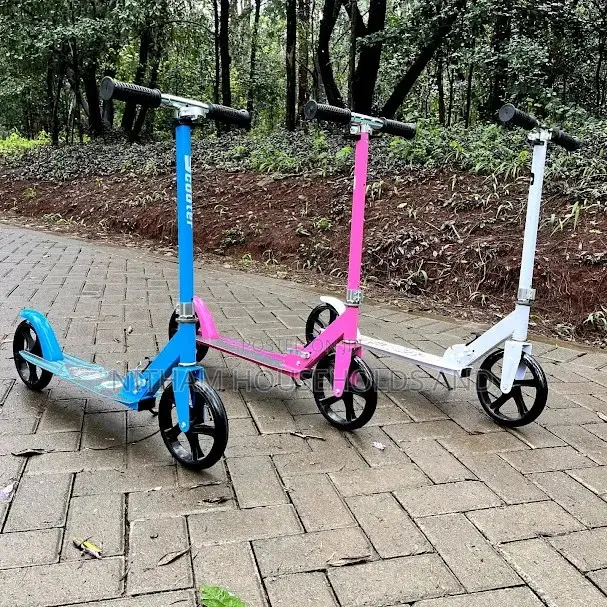 Heavy-Duty Height Adjustable Two-Wheel Kids Scooters With Brakes