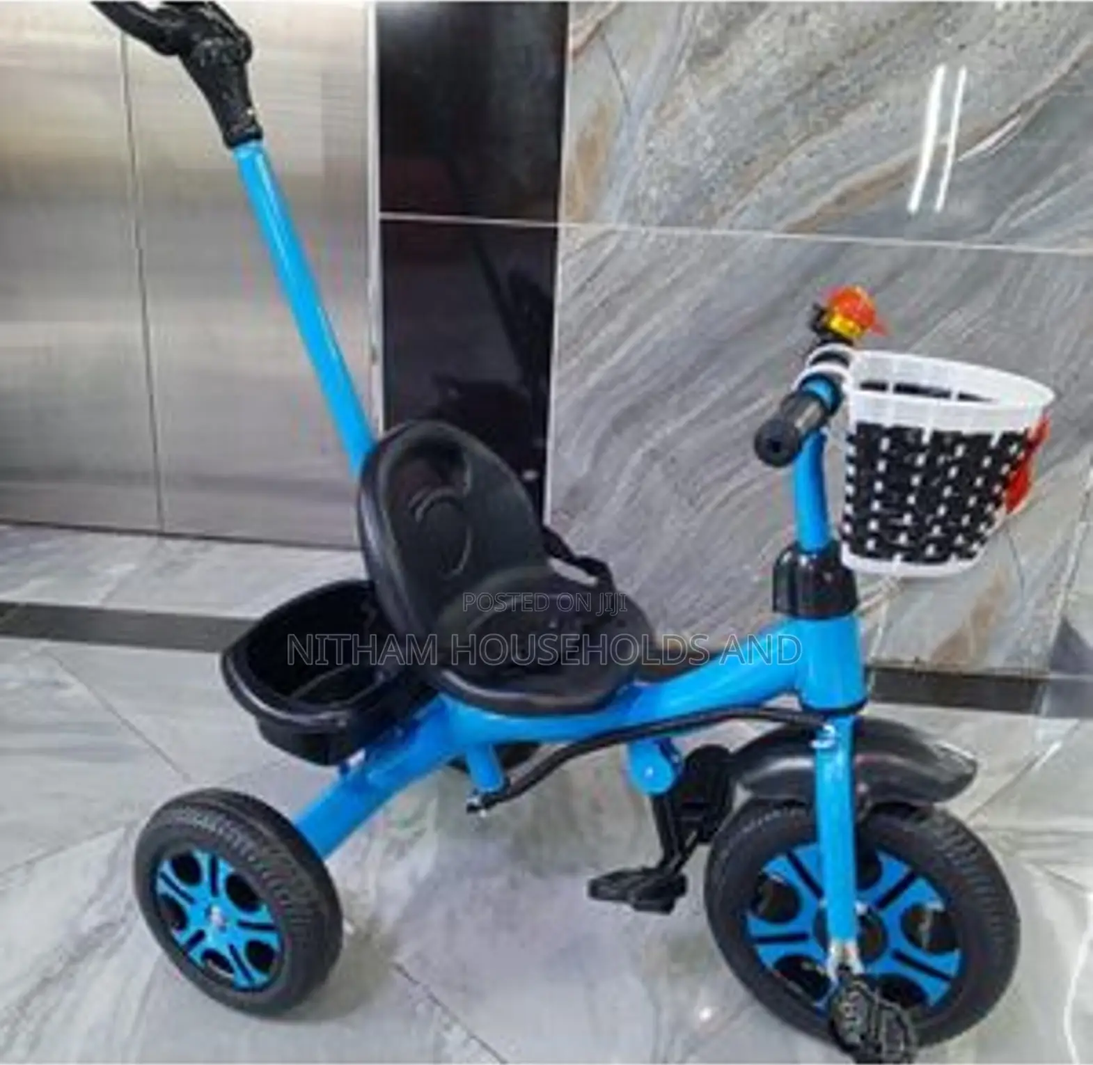 Kids Tricyles With a Push Handle Children Bicycles Age 0 to 4 Years