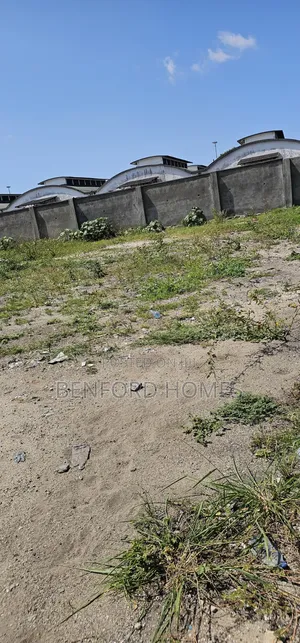 Oner Acre Yard Available for Long Term Let or Sale Shimsnzi
