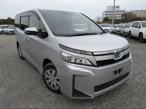 Toyota Voxy 2019 Silver