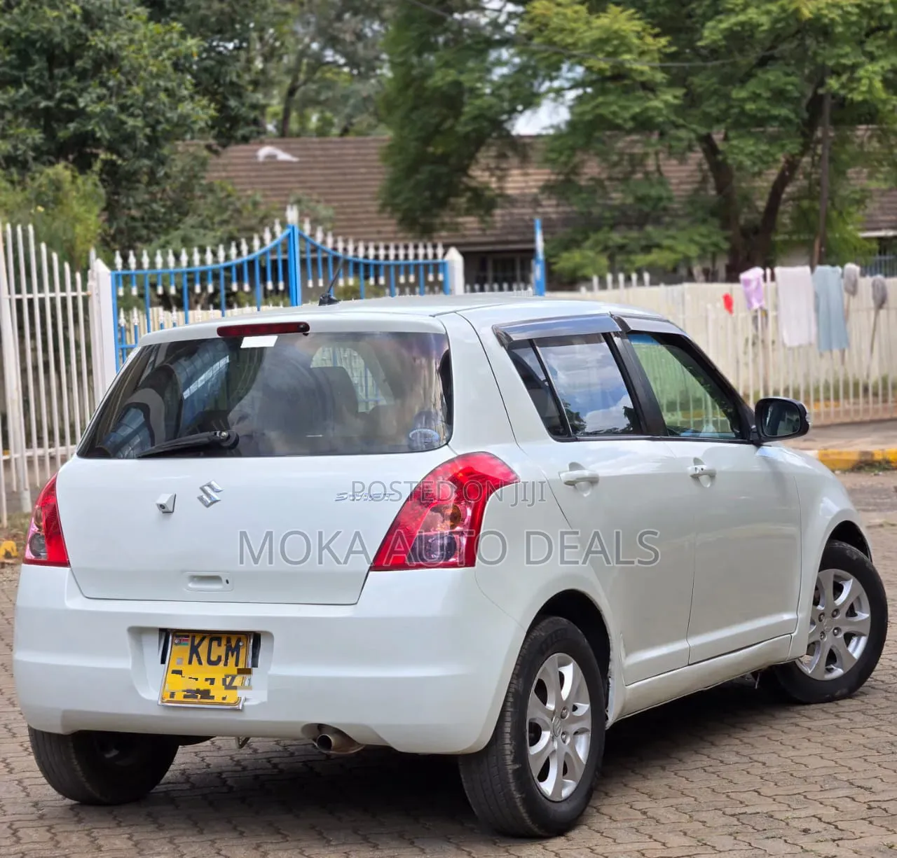 Suzuki Swift 2010 White