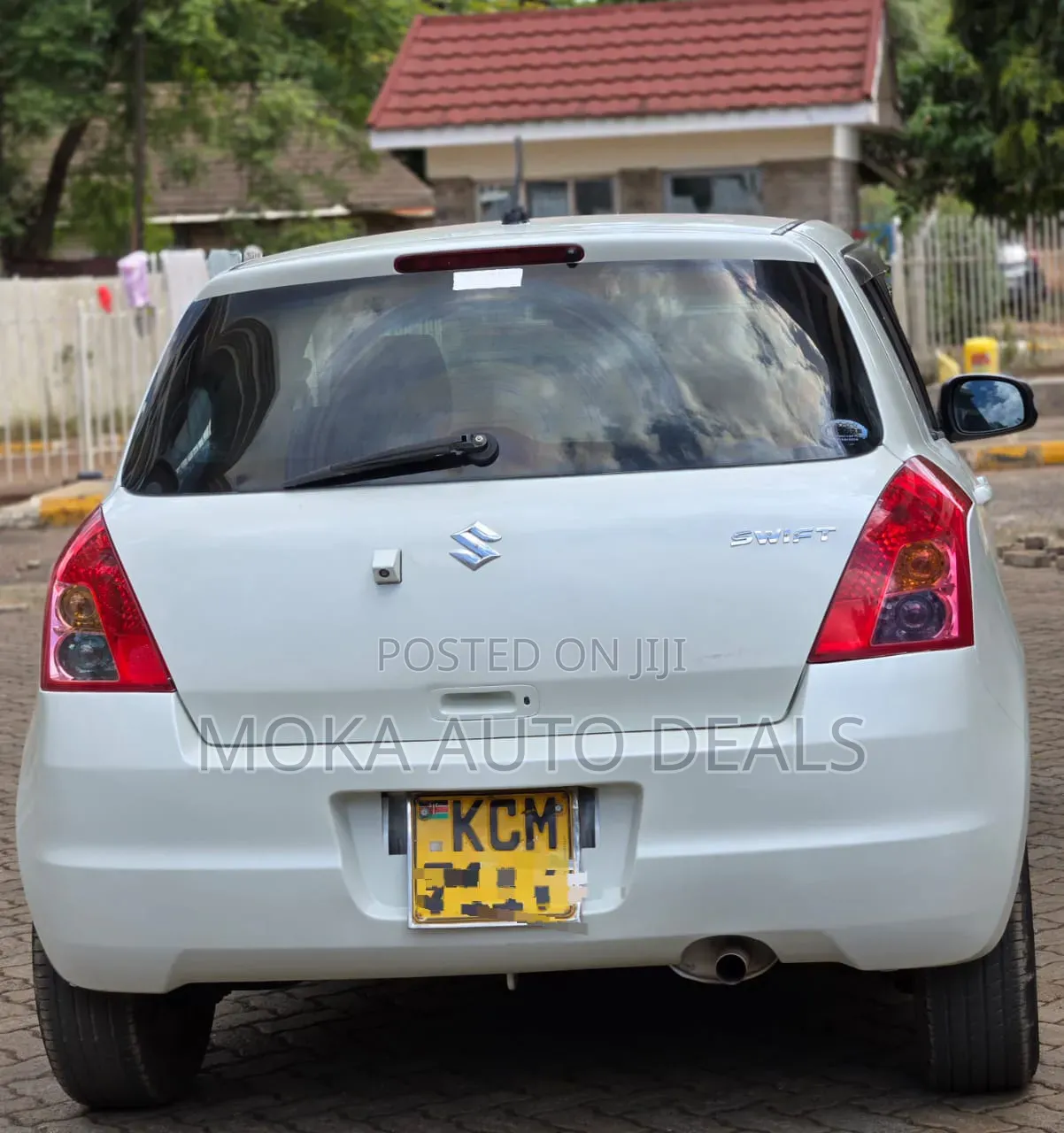 Suzuki Swift 2010 White