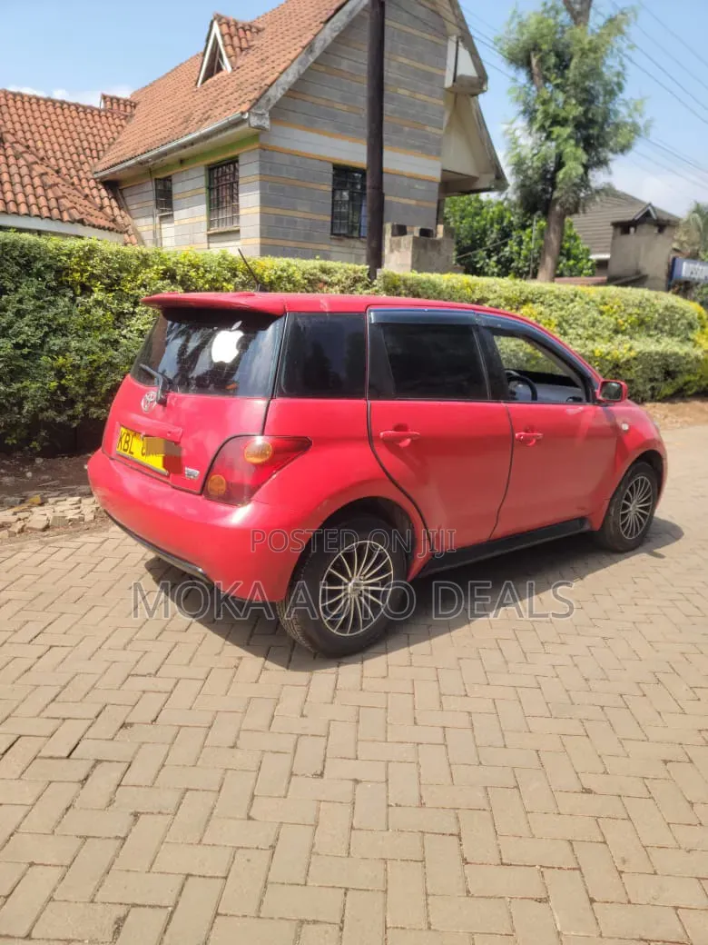 Toyota IST 2003 Red