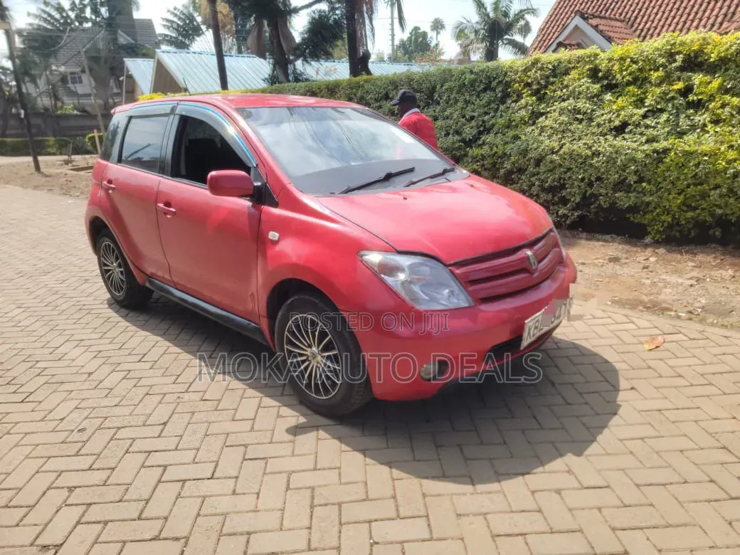 Toyota IST 2003 Red