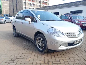 Nissan Tiida 2011 Silver