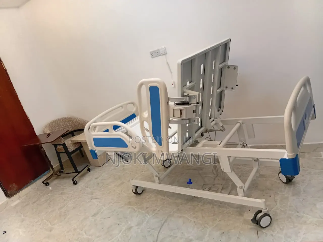 Double Crank Bed (With Mattress)