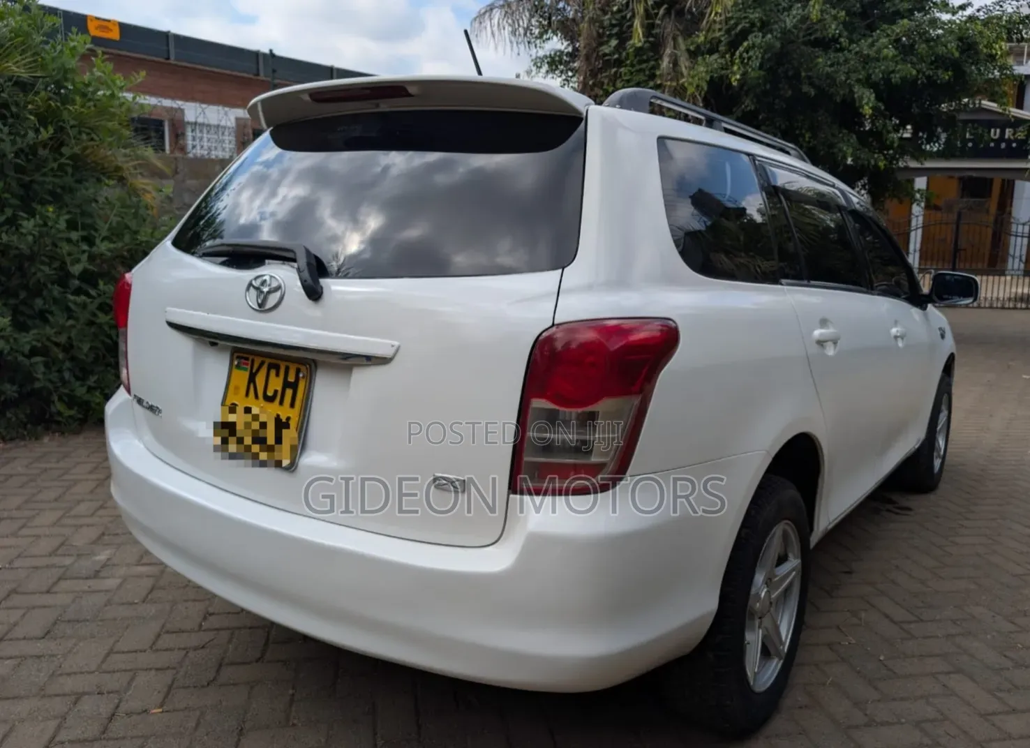 Toyota Corolla Fielder 2009 White