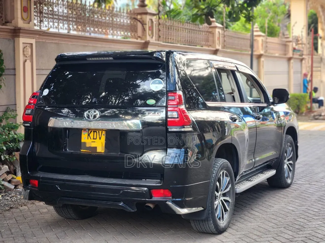 Toyota Land Cruiser Prado 2018 Black