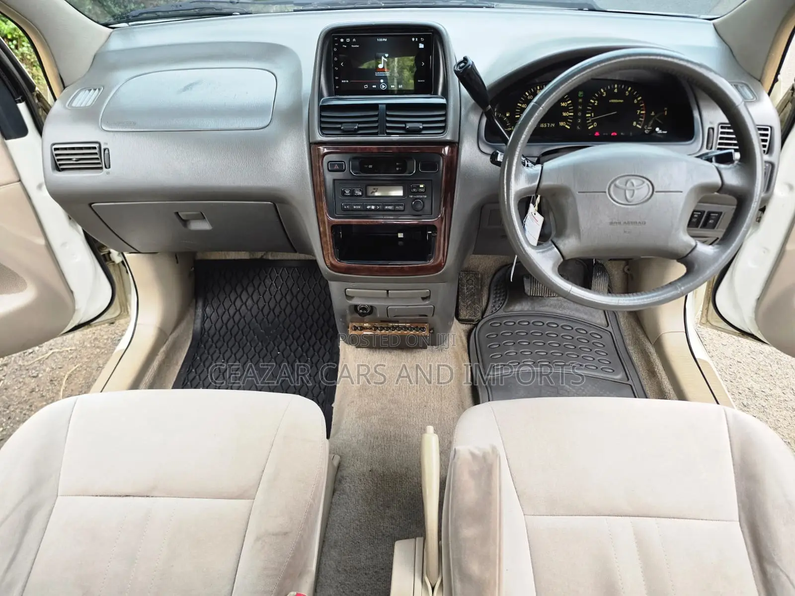 Toyota Gaia 2000 White