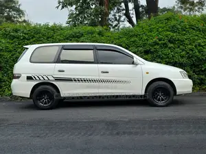 Toyota Gaia 2000 White