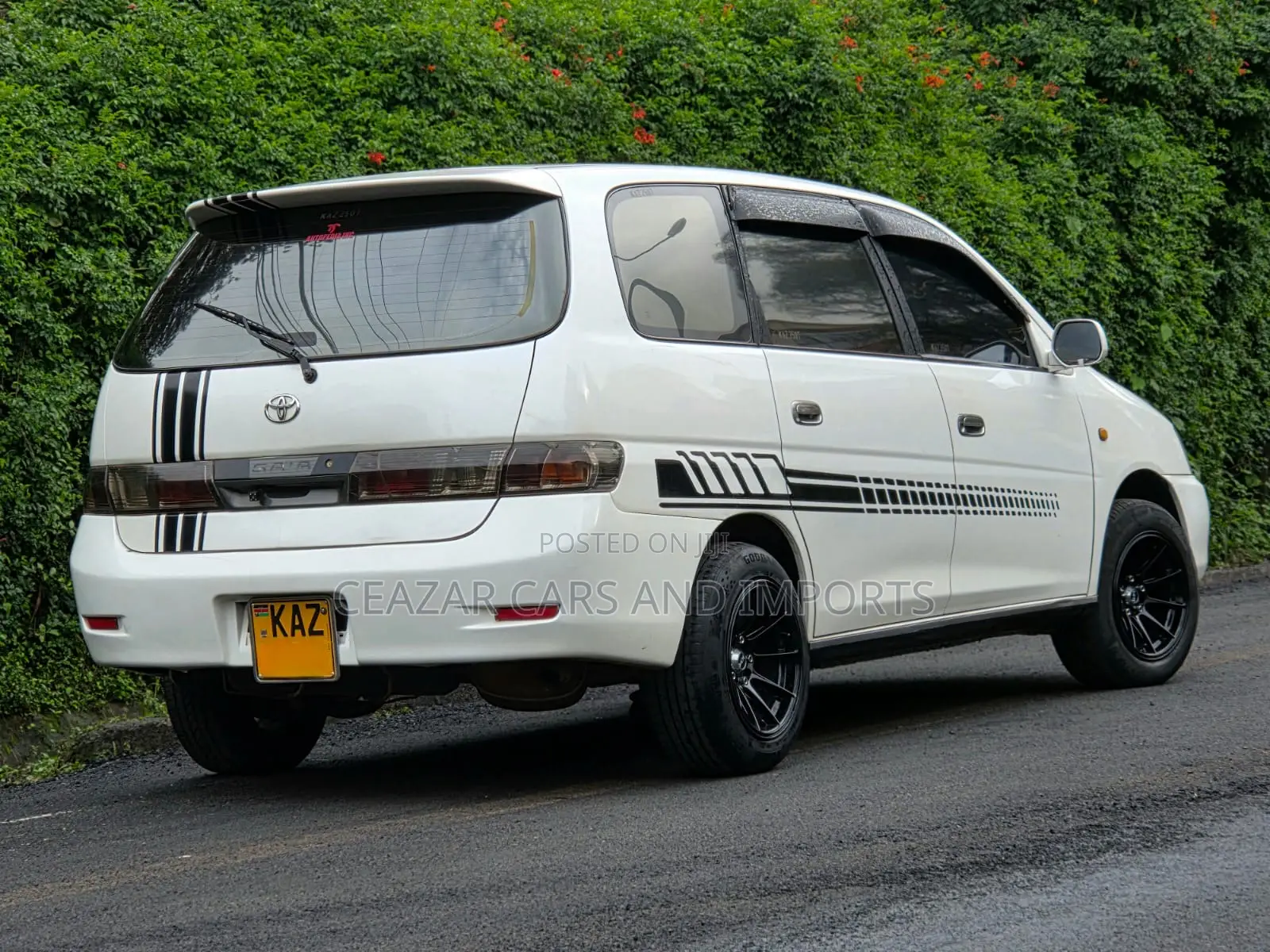 Toyota Gaia 2000 White
