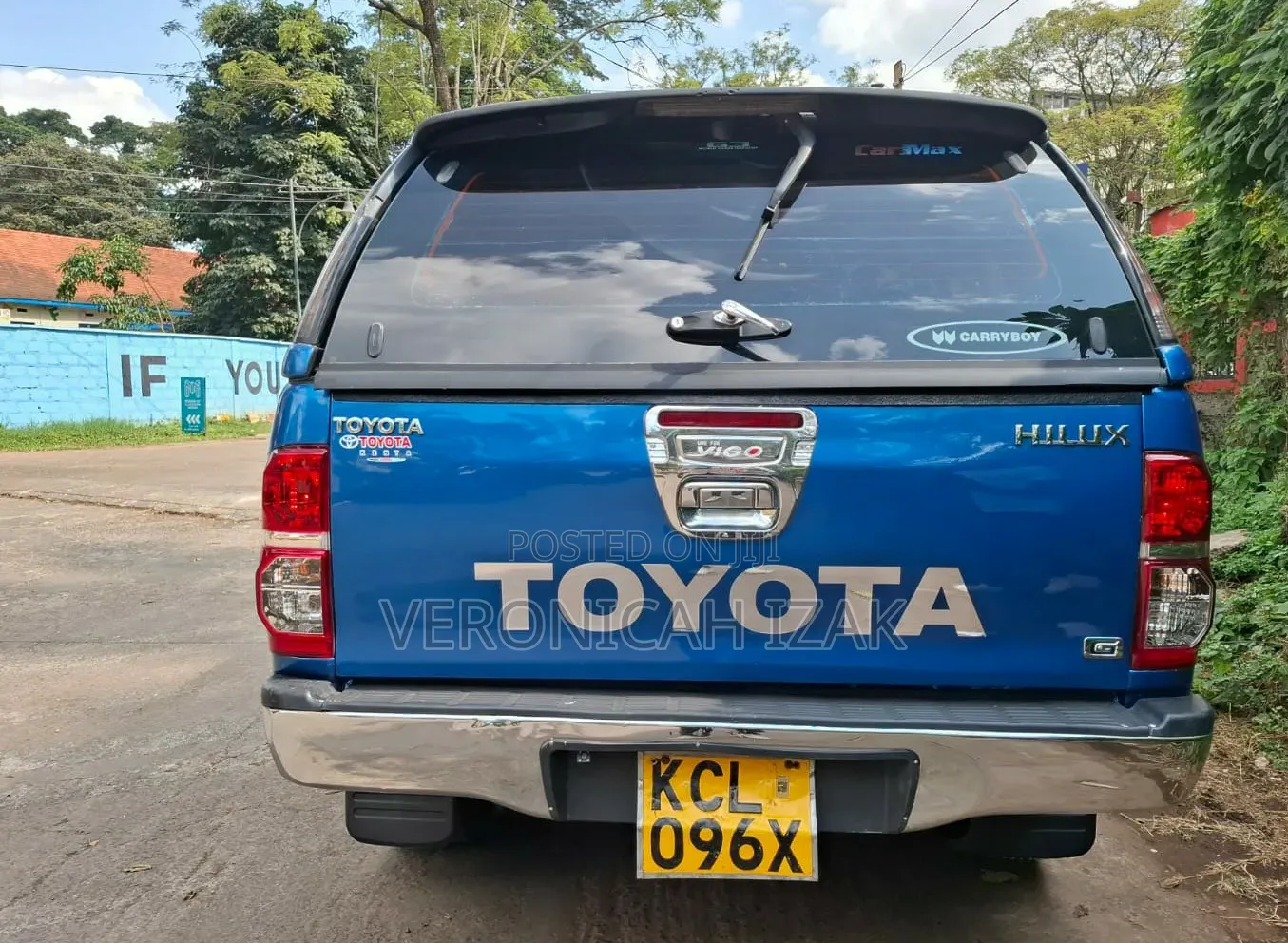 Toyota Hilux 2010 Blue