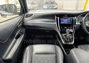 Toyota Harrier 2.0 2019 Silver