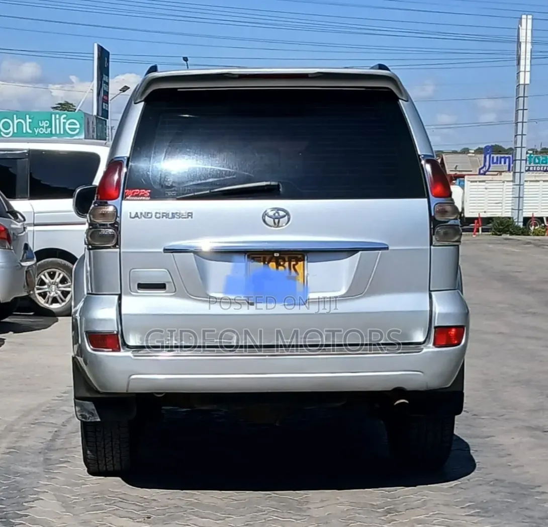 Toyota Land Cruiser Prado 2005 Silver