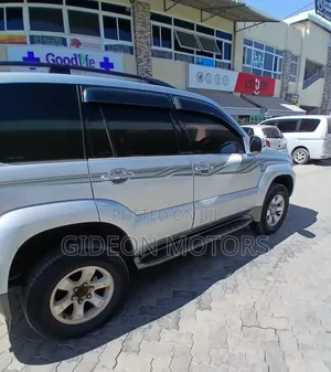 Toyota Land Cruiser Prado 2005 Silver