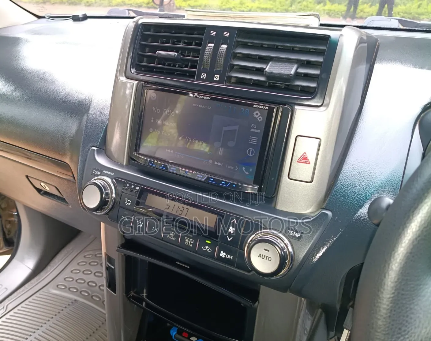 Toyota Land Cruiser Prado 2011 Black