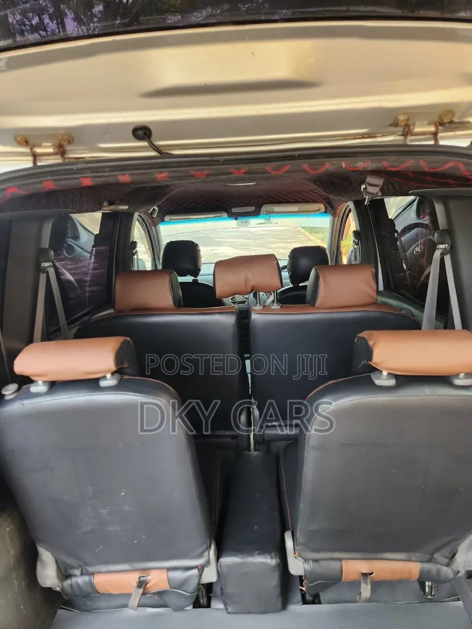 Toyota Sienta 2012 Silver