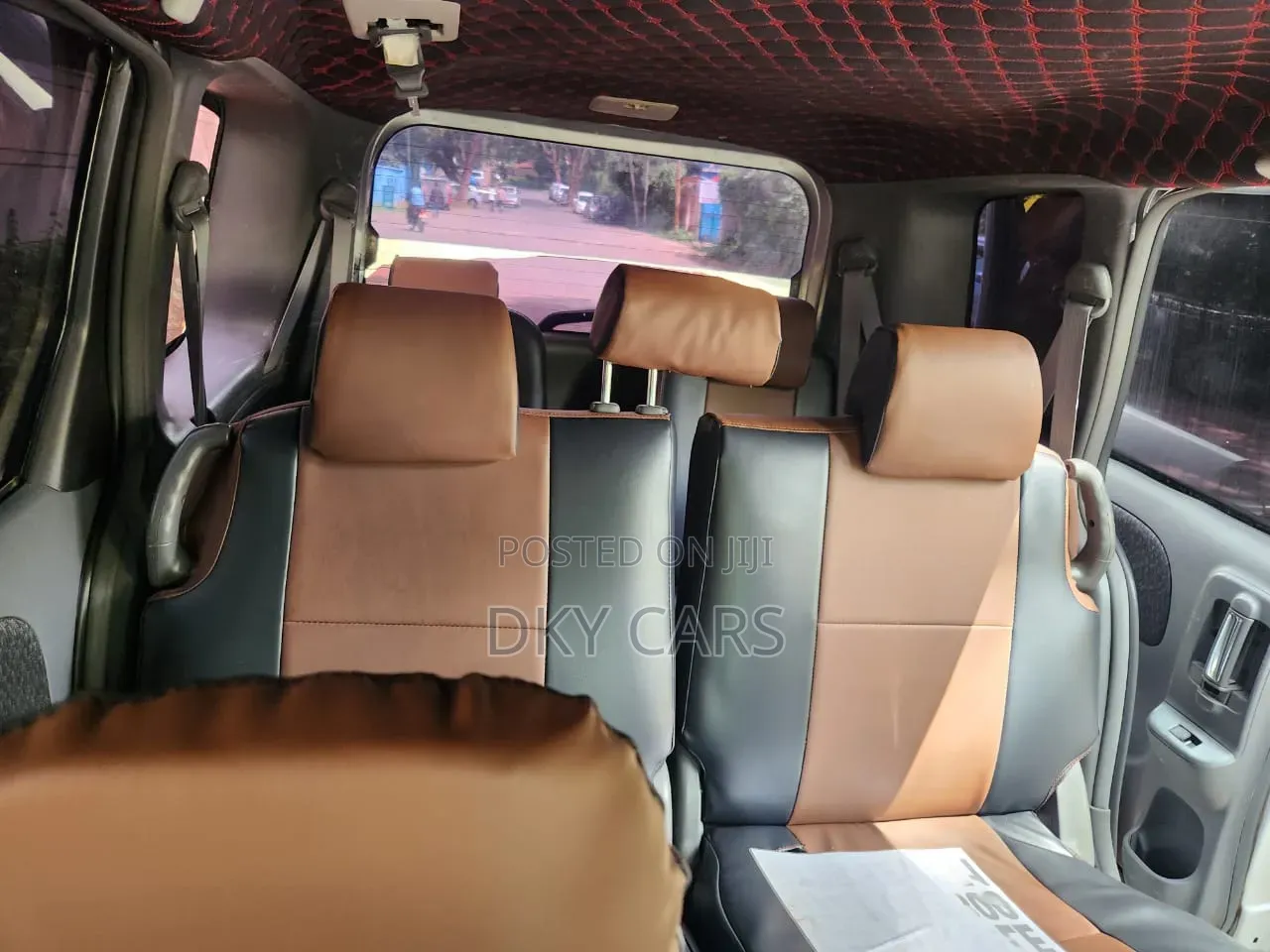 Toyota Sienta 2012 Silver