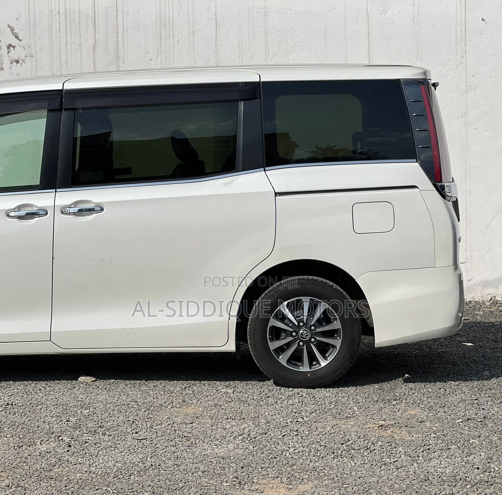 Toyota Esquire 2019 White