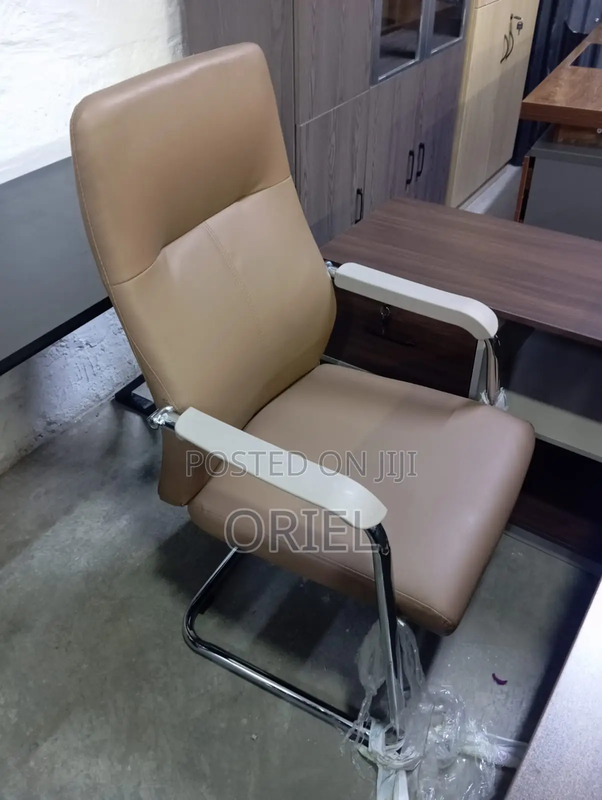 Office Chair : Sled Base Executive Office Visitor Chair