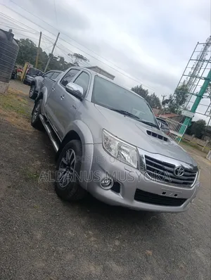 Toyota Hilux 2016 Silver