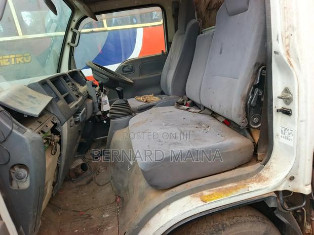 Isuzu Elf Yom 2011 - thumbnail 4