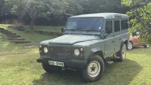 Land Rover Defender 1997 Green