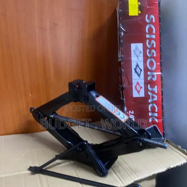 Portable 2 Ton Vehicle Scissor Jack – Essential Emergency Car Accessor