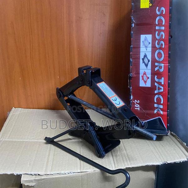 Compact 2 Ton Car Scissor Jack – Strong Folding Lift Jack