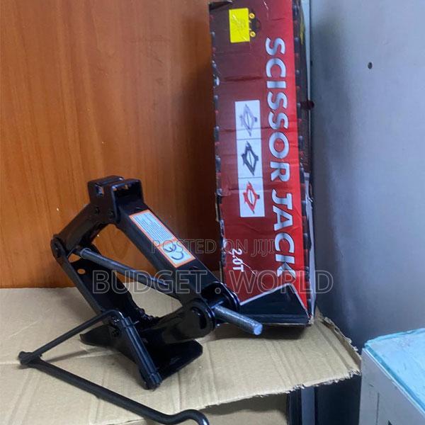 Compact 2 Ton Car Scissor Jack – Strong Folding Lift Jack - thumbnail 2