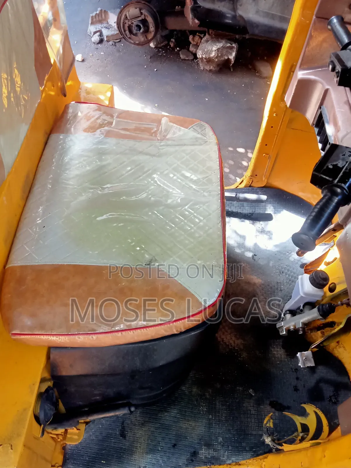 Bajaj RE 2018 Yellow