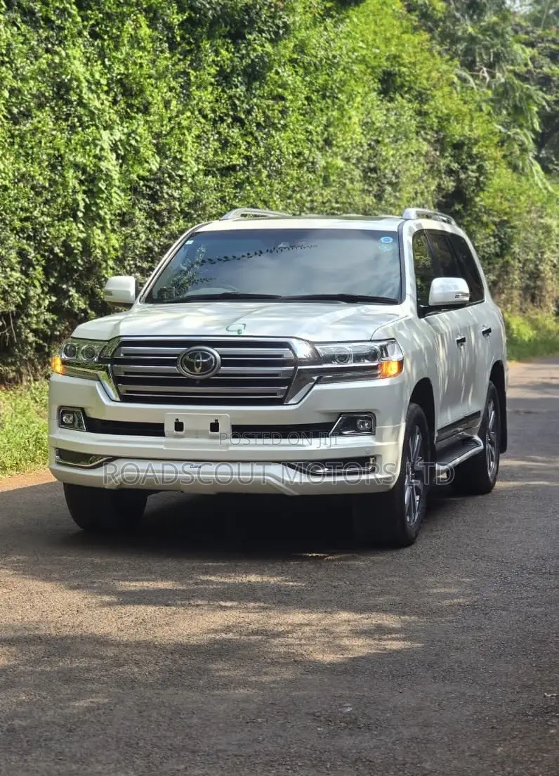 Toyota Land Cruiser 2019 White