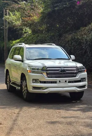 Toyota Land Cruiser 2019 White
