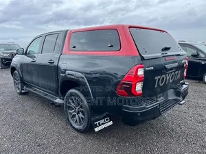 Toyota Hilux 2022 Black