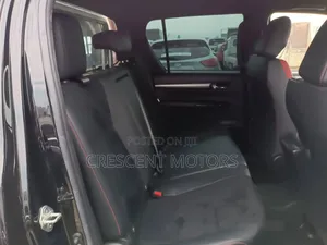 Toyota Hilux 2022 Black