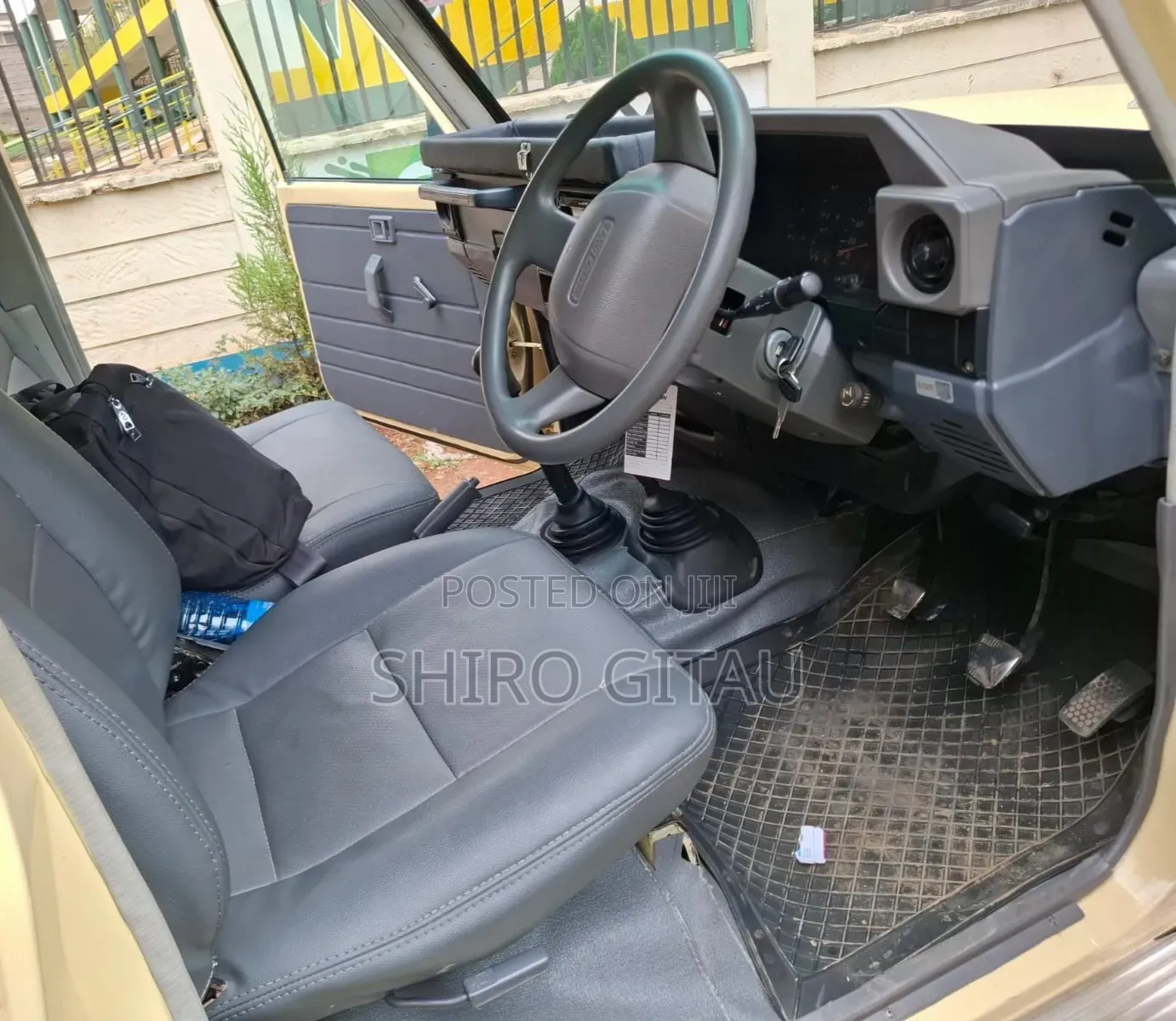 Toyota Land Cruiser 2005 Yellow