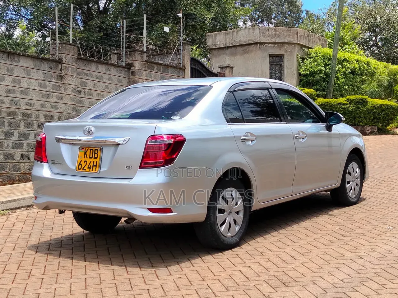 Toyota Axio 1.5 G 2WD 2013 Silver