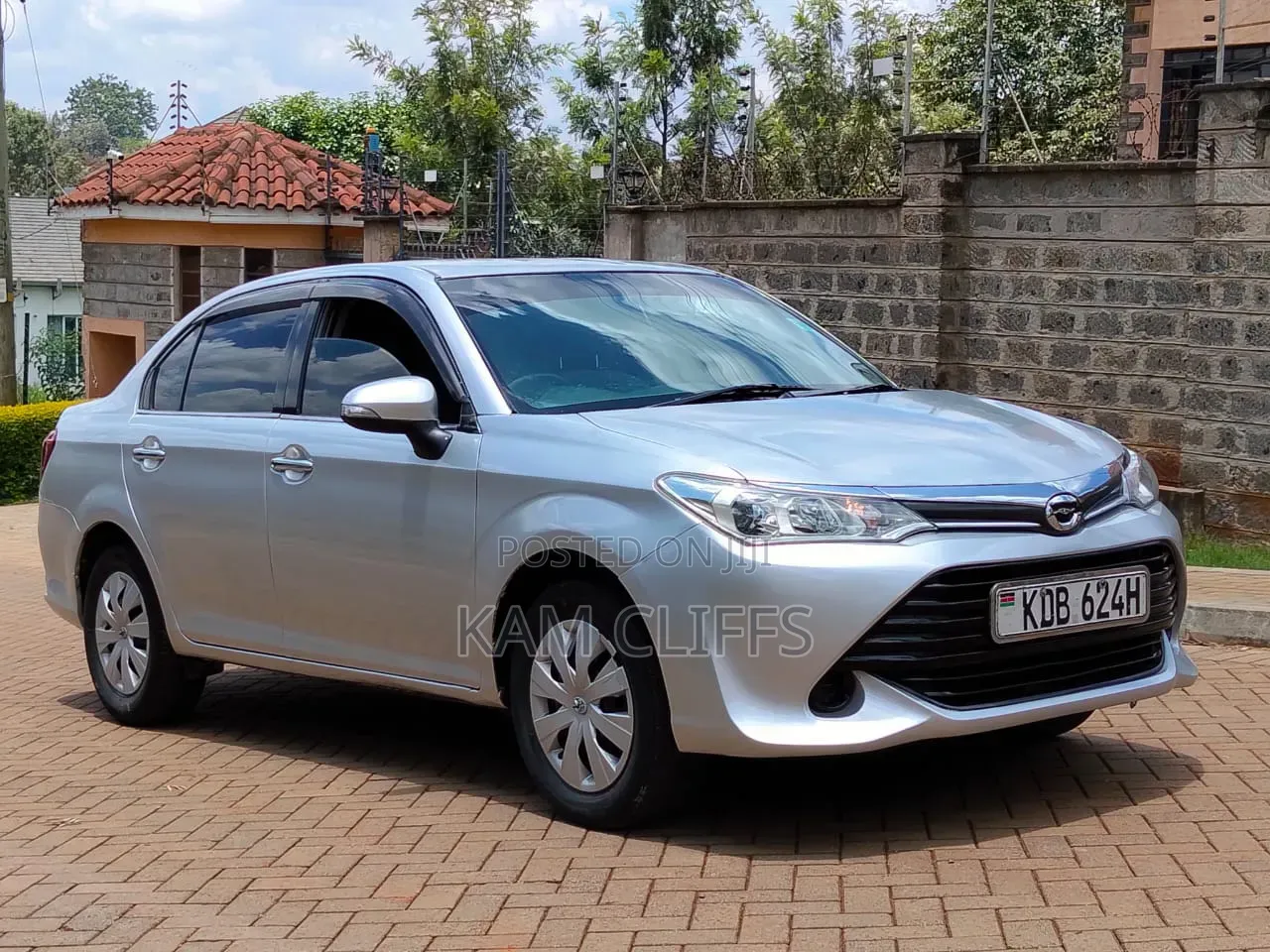 Toyota Axio 1.5 G 2WD 2013 Silver