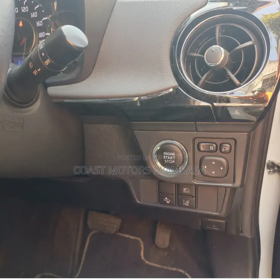 Toyota Corolla Hatchback 2019 White