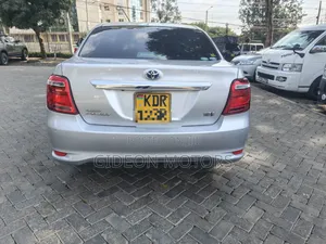 Toyota Axio 2018 Silver