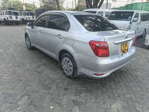 Toyota Axio 2018 Silver